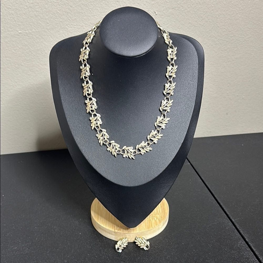 Vintage 1950s Silver Tone Leaves & Floral Rhinestone Necklace Earrings Set
